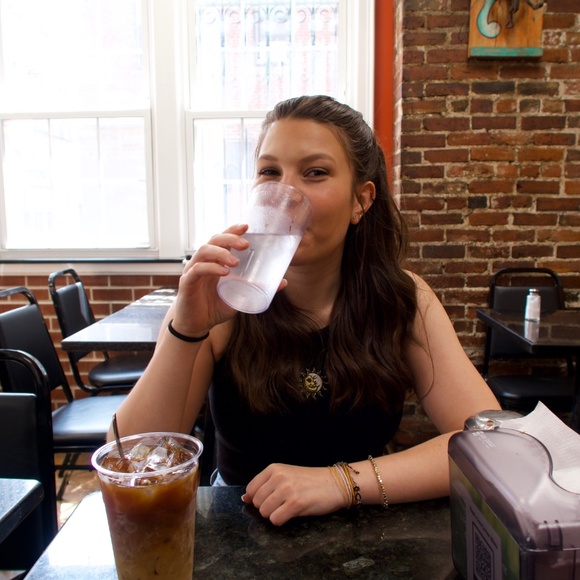 Meet your Posher, Julia - Picture 1 of 1